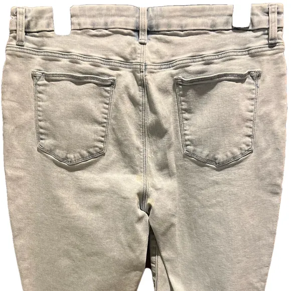 186. WOMENS CHICO’S 2/L DETAIL DENIM JEANS
