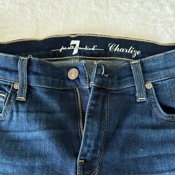 7 For All Mankind Flare Bootcut Charlize Jeans. Sz: 28