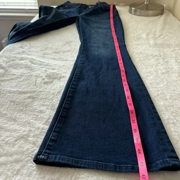 7 For All Mankind Flare Bootcut Charlize Jeans. Sz: 28