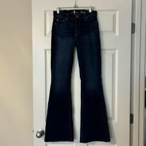 7 For All Mankind Flare Bootcut Charlize Jeans. Sz: 28