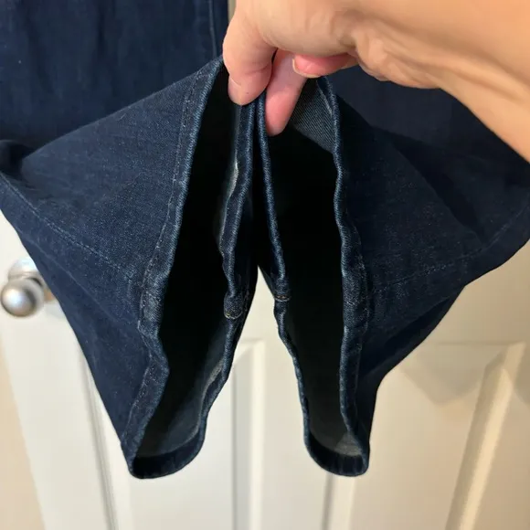 7 For All Mankind Flare Bootcut Charlize Jeans. Sz: 28