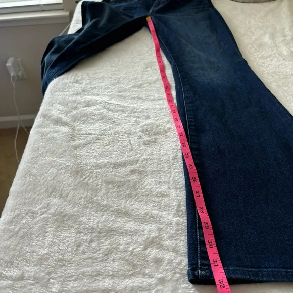 7 For All Mankind Flare Bootcut Charlize Jeans. Sz: 28