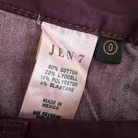 7 For All Mankind Jen7 Slim Straight Jeans size 0 Plum Burgundy Wine NWOT