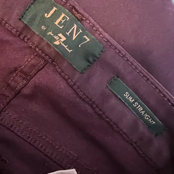 7 For All Mankind Jen7 Slim Straight Jeans size 0 Plum Burgundy Wine NWOT