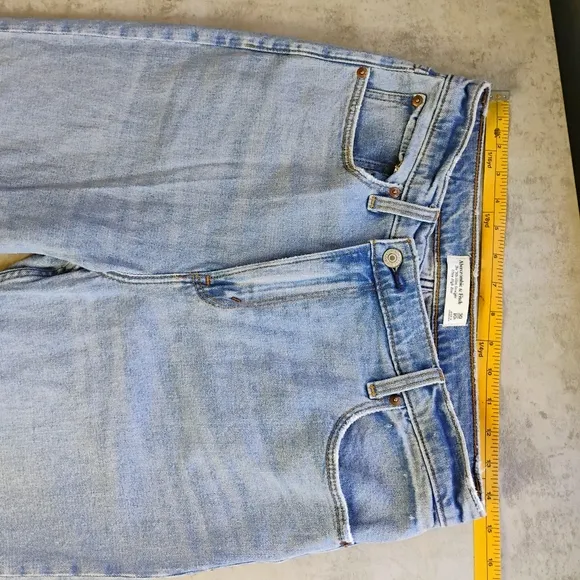Abercrombie &amp; Fitch 90s Slim Straight Ultra High Rise Jeans Crossover Button 30