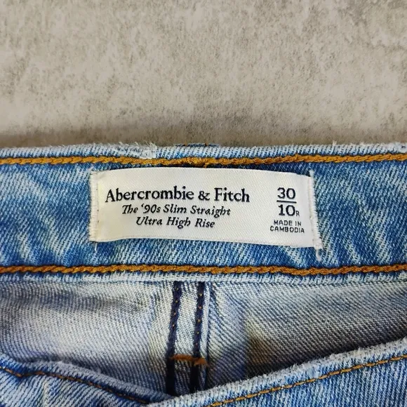 Abercrombie &amp; Fitch 90s Slim Straight Ultra High Rise Jeans Crossover Button 30