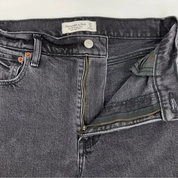 Abercrombie &amp; Fitch NWOT The ‘70s Vintage Flare Ultra High Rise Black 27/4 Short