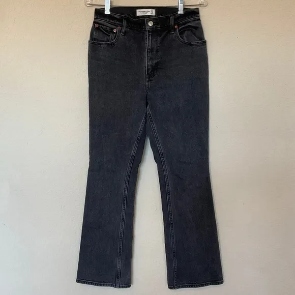 Abercrombie &amp; Fitch NWOT The ‘70s Vintage Flare Ultra High Rise Black 27/4 Short