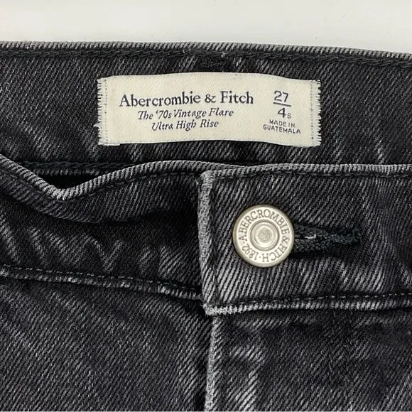 Abercrombie &amp; Fitch NWOT The ‘70s Vintage Flare Ultra High Rise Black 27/4 Short