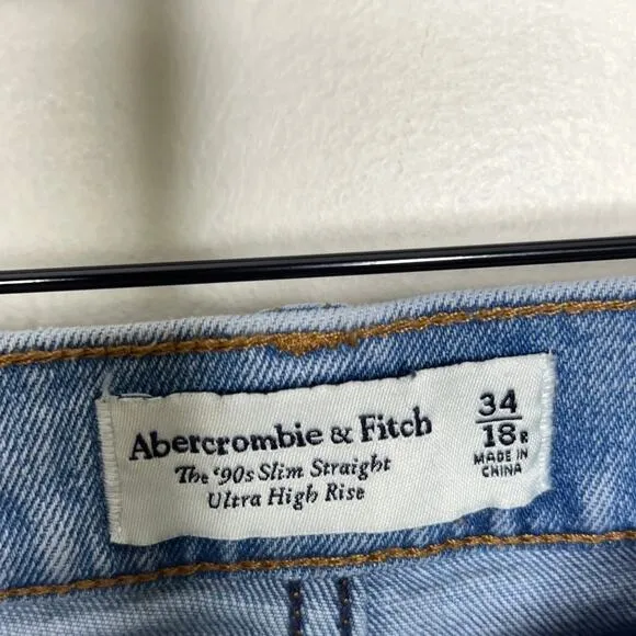 ABERCROMBIE &amp; FITCH The 90s Slim Straight Ultra High Rise Light Wash {VV32}