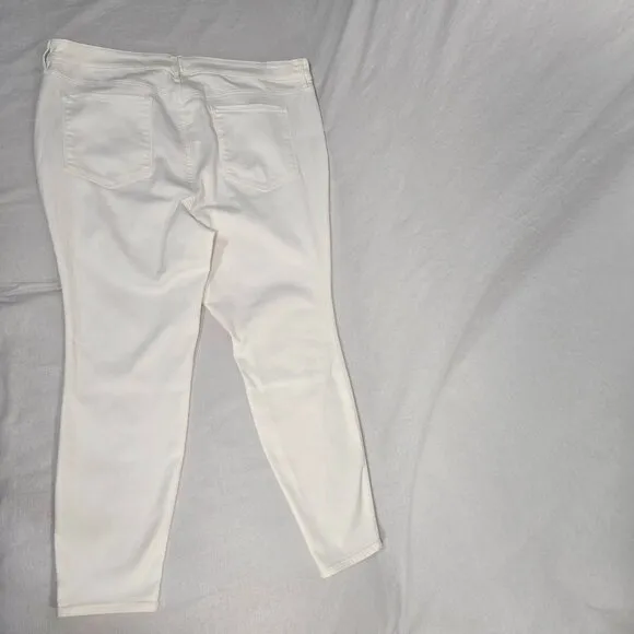 ATHLETA Performance Movement White Ultra Skinny Hi-Rise Jean Size 24X NEW! $118!
