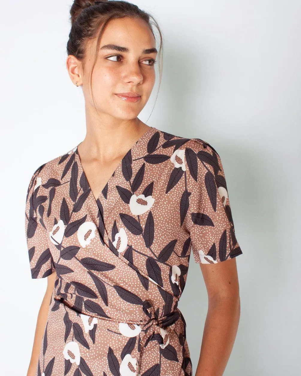 Black Leaves x Brown Dress