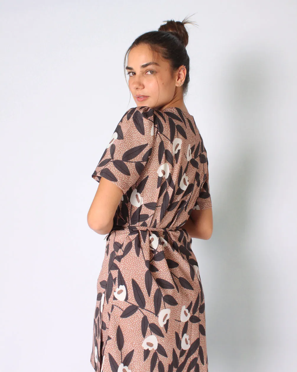 Black Leaves x Brown Dress