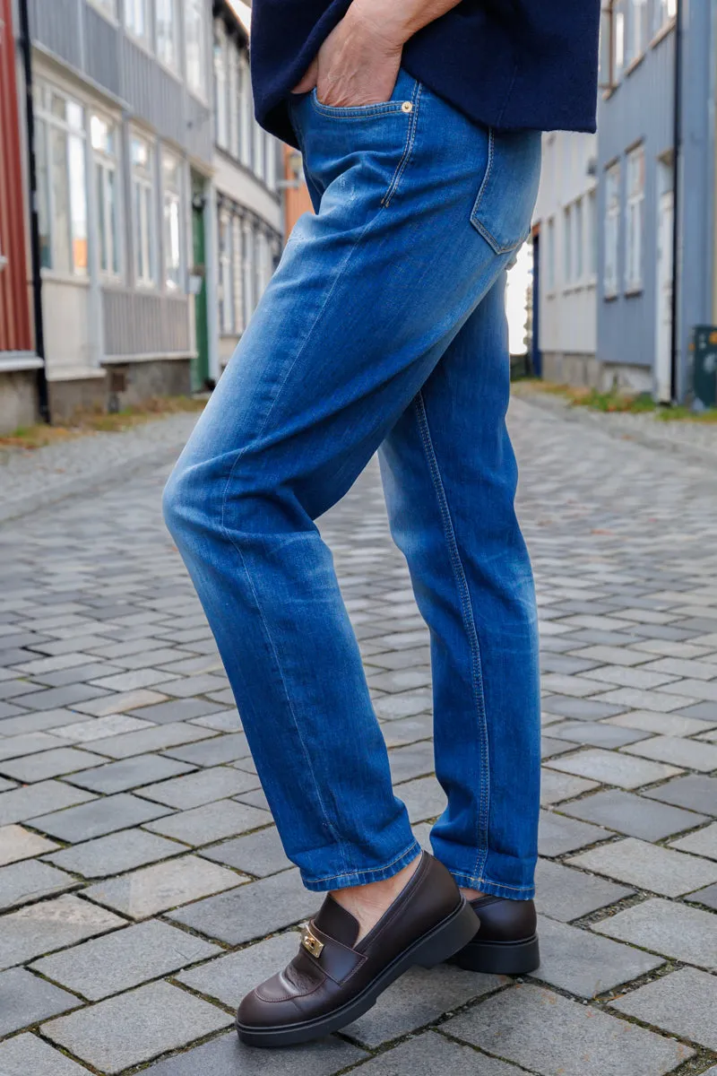Cambio Kerry blå jeans med oppbrett nederst og vintage detaljer