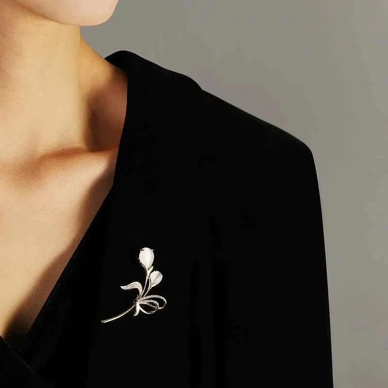 Copper Zircon Tulip Cat’s Eye Stone Brooch Pin