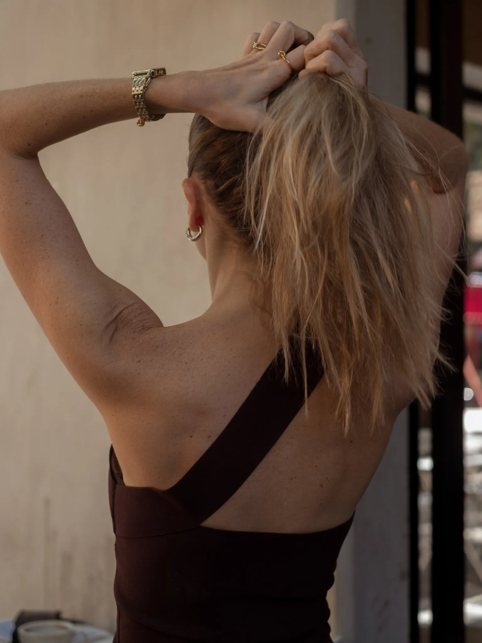 CROSS SHOULDER TOP - ESPRESSO