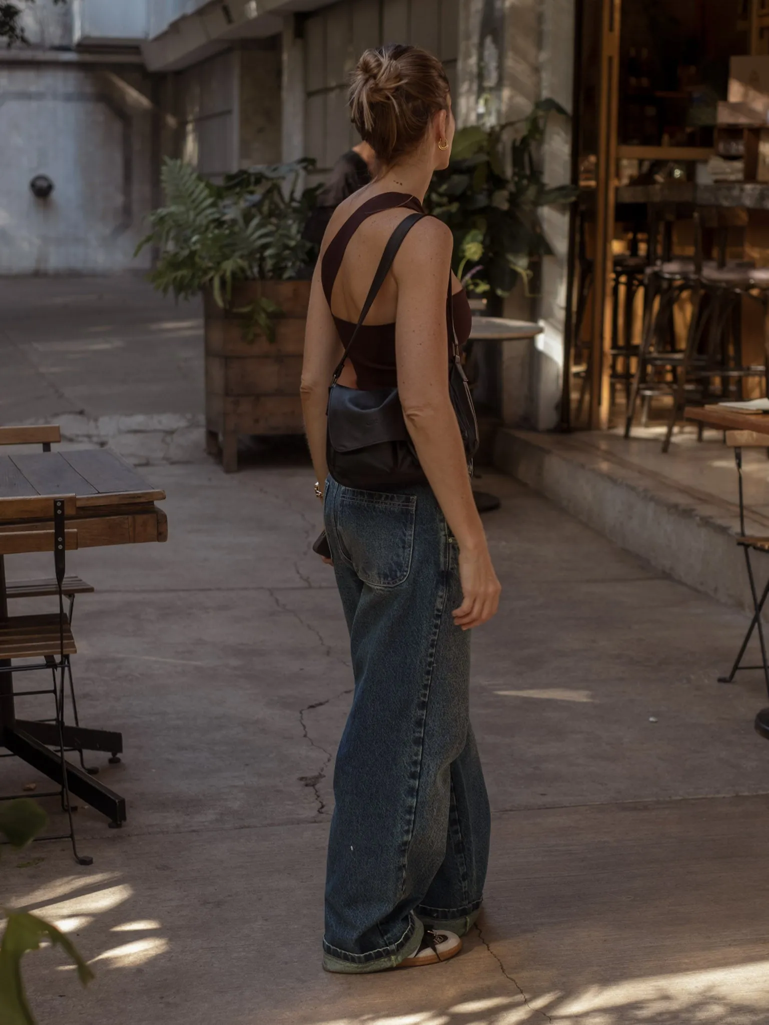 CROSS SHOULDER TOP - ESPRESSO