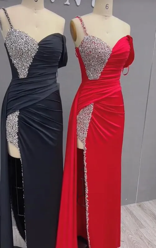 Discount 2024 Crystals Satin Emerald Green Prom Dresses Mermaid One Shoulder