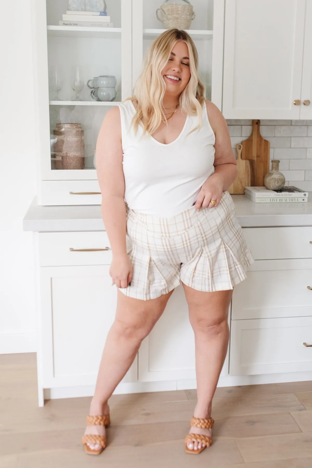 Dyna Plaid Shorts - V-Shaped Waistband, Pleated, Elastic Fit, Chic Style