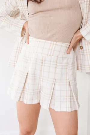Dyna Plaid Shorts - V-Shaped Waistband, Pleated, Elastic Fit, Chic Style