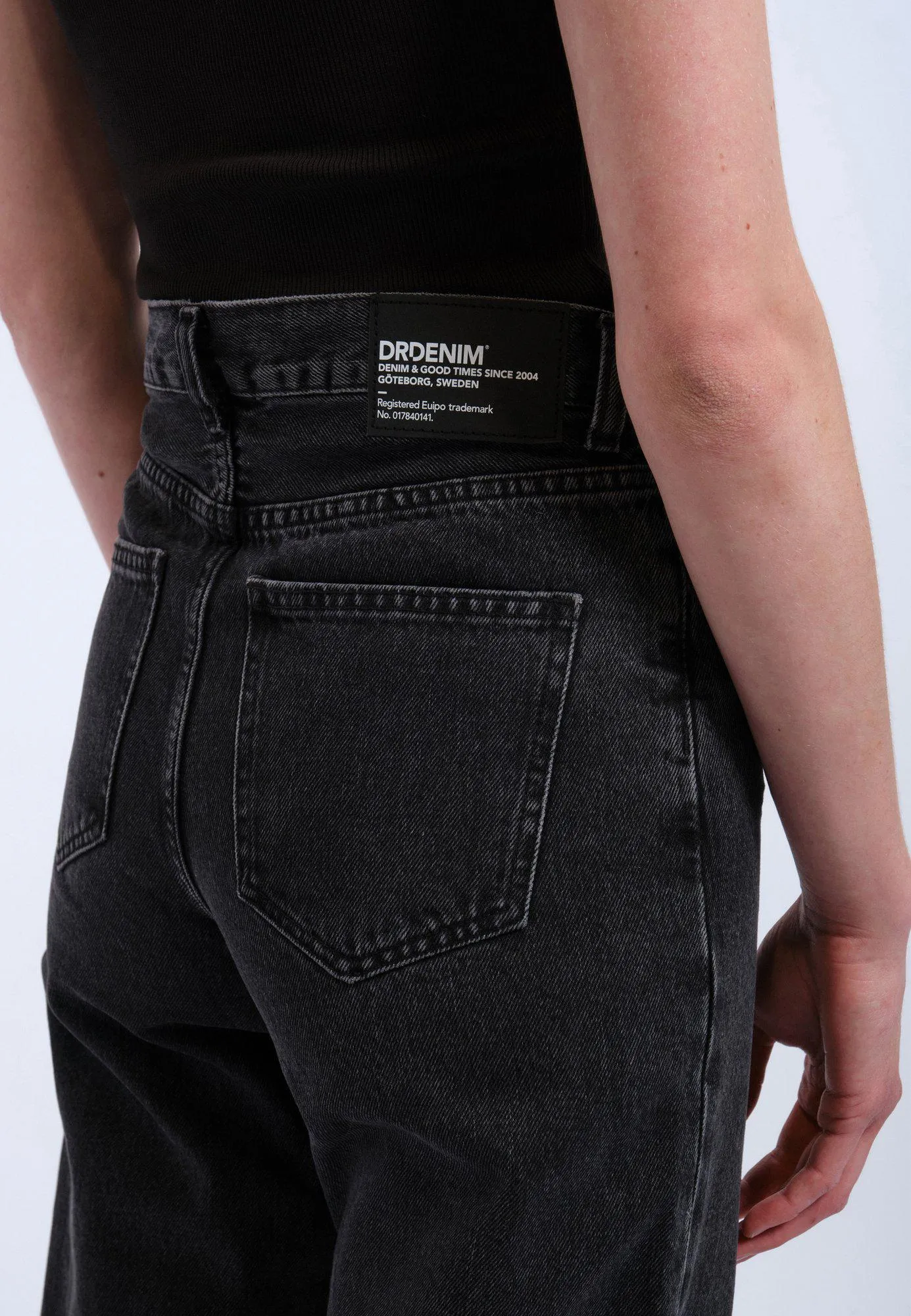 Echo - Tar Retro Black