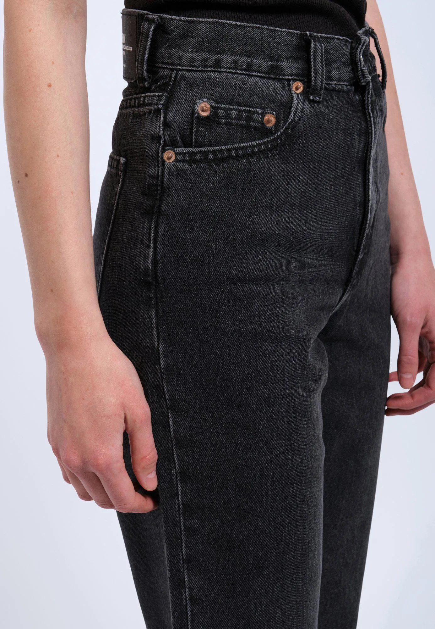 Echo - Tar Retro Black