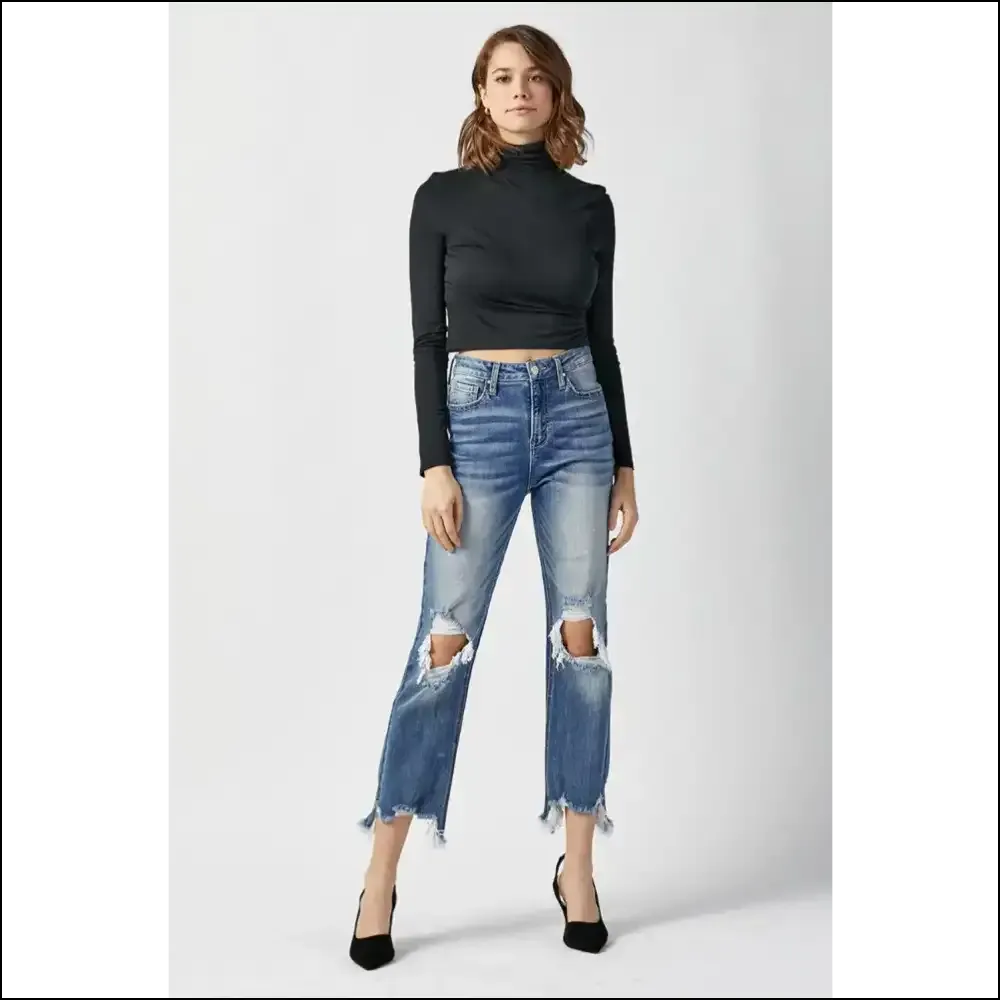 Elevate your Style with Risen High Waist Jeans - your New Bff! 👖✨
