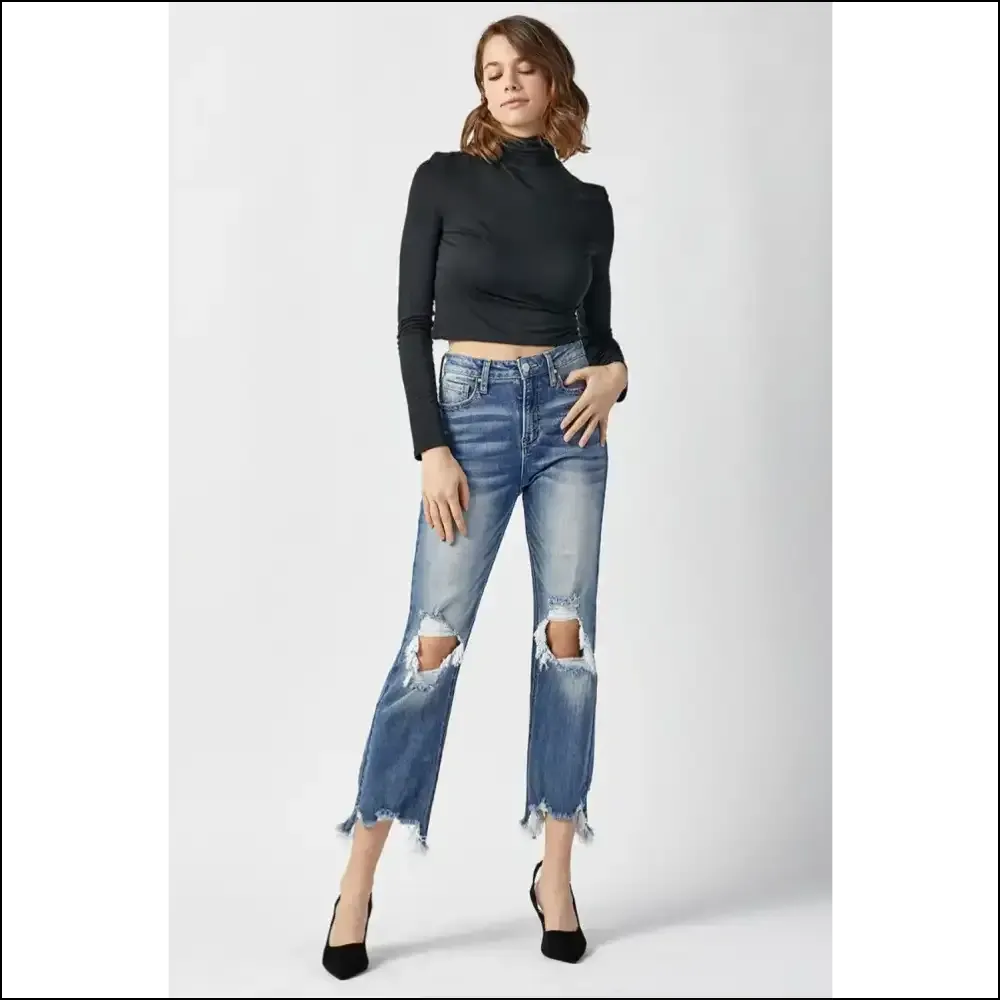 Elevate your Style with Risen High Waist Jeans - your New Bff! 👖✨