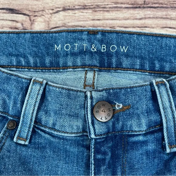EUC Women's Mott &amp; Bow‎ Slim Boyfriend Jeans W26 L28 SBOY MONR 20 MO