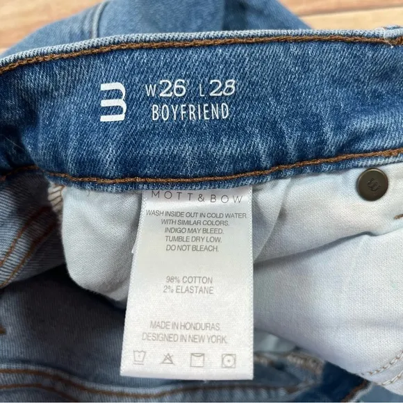 EUC Women's Mott &amp; Bow‎ Slim Boyfriend Jeans W26 L28 SBOY MONR 20 MO