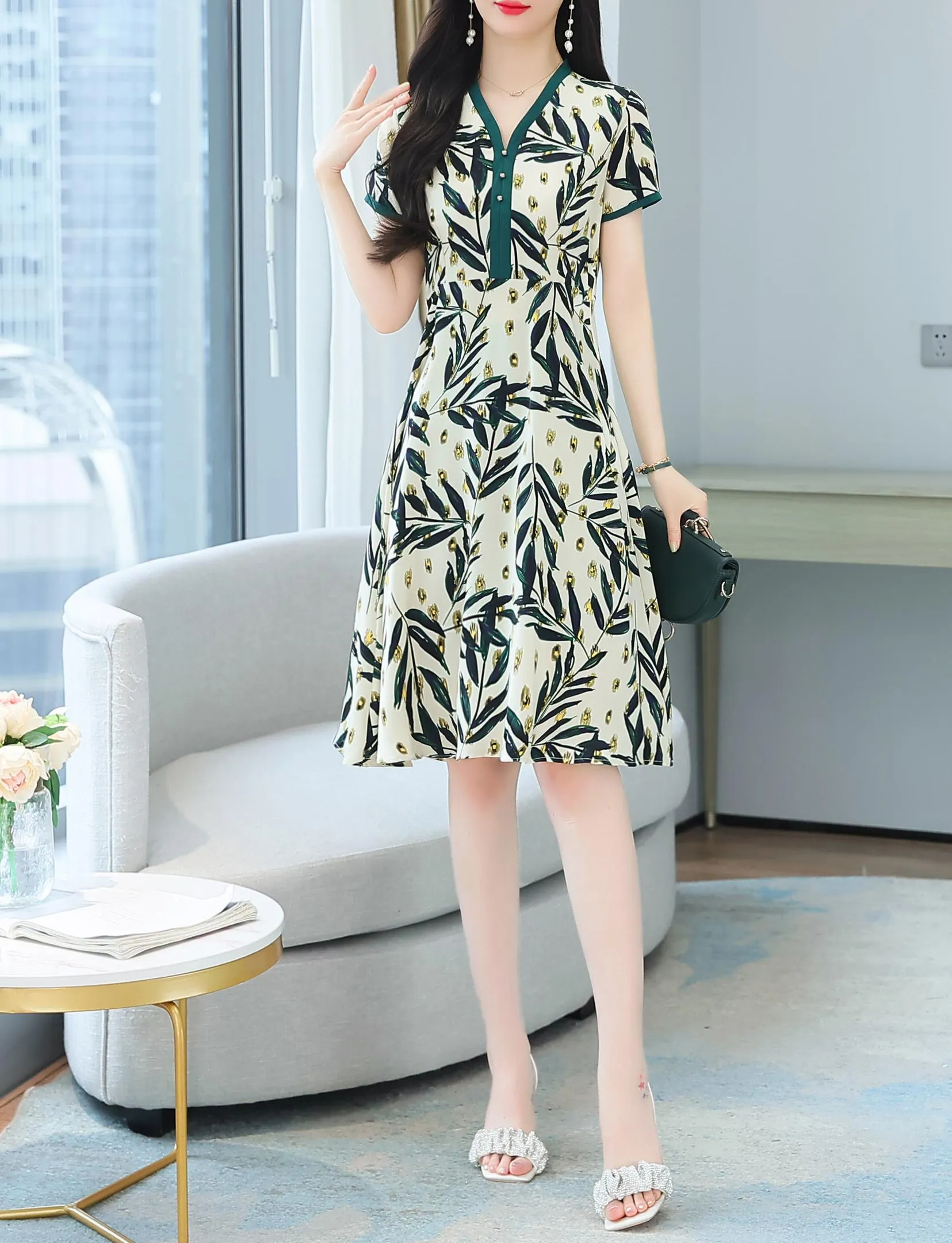 Exquisite Chiffon Dress featuring Contrast Trim