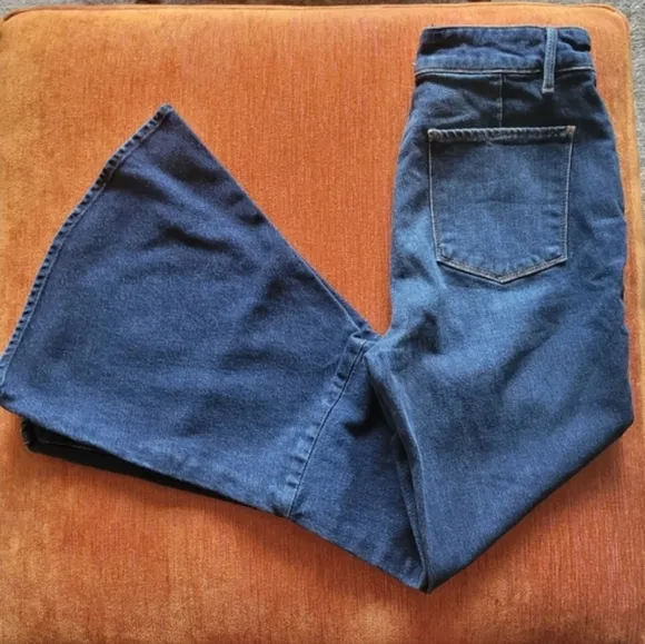 FRAME Kick Flare Jeans