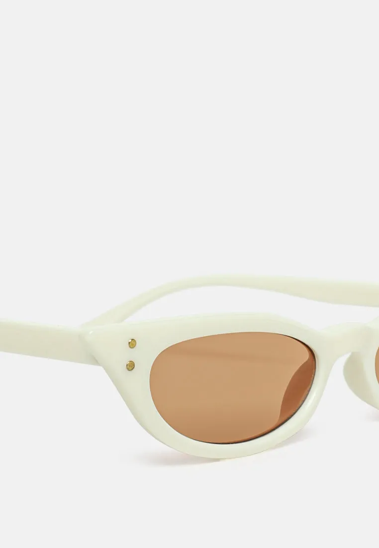 Friendly Oval Cat Eye Sunglasses