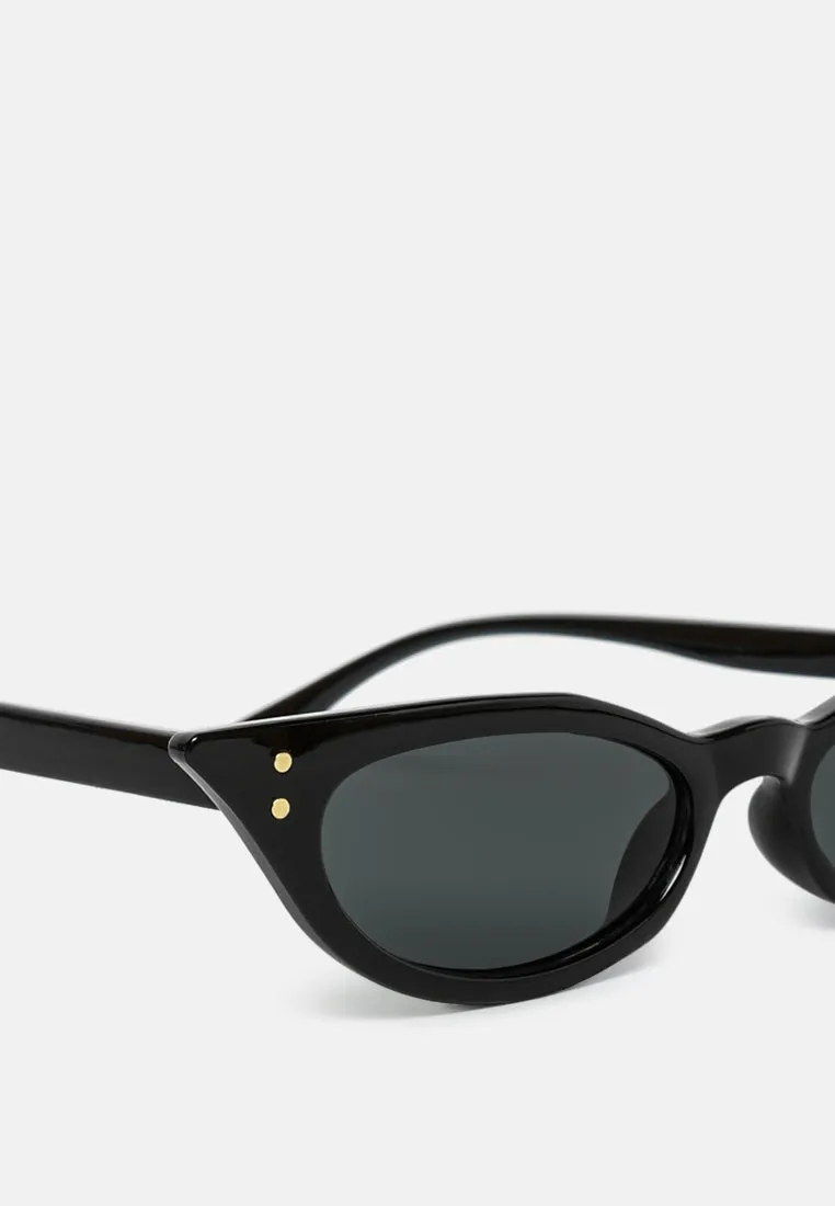 Friendly Oval Cat Eye Sunglasses