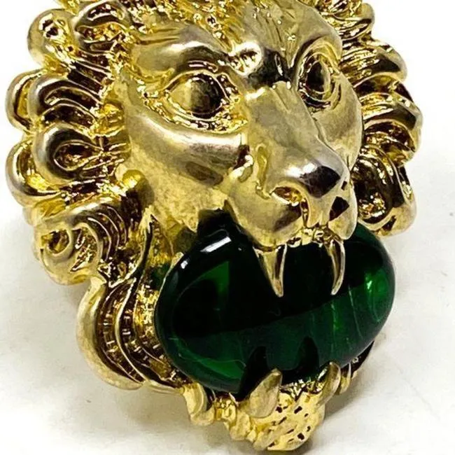 Gucci Lion Head Ring with Green Swarovski Crystal in Gold