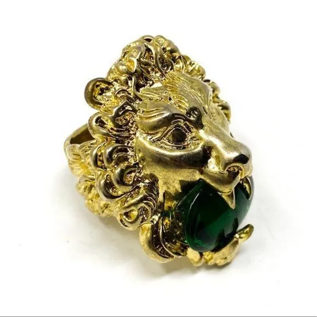 Gucci Lion Head Ring with Green Swarovski Crystal in Gold