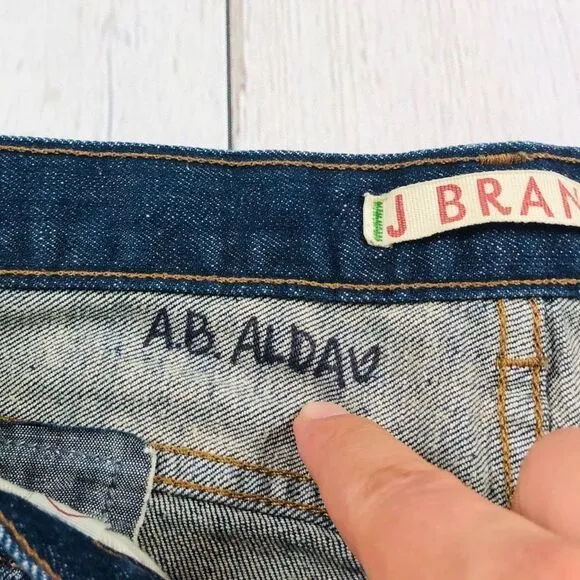 🇺🇸J Brand DK Shredder Skinny Jeans Size 24