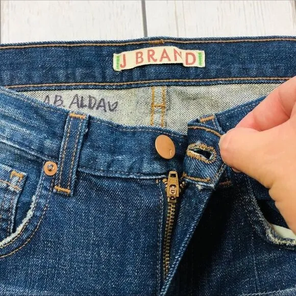 🇺🇸J Brand DK Shredder Skinny Jeans Size 24