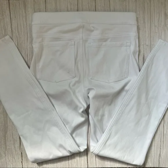 Jean-ish LeggingsSPANX®