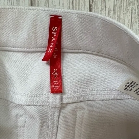 Jean-ish LeggingsSPANX®