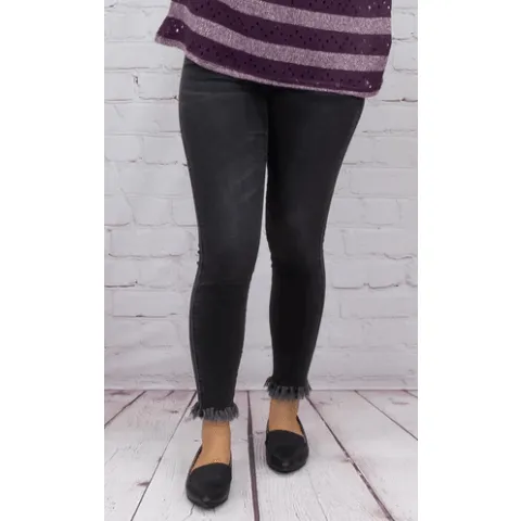 Jeans with Fringed Hem