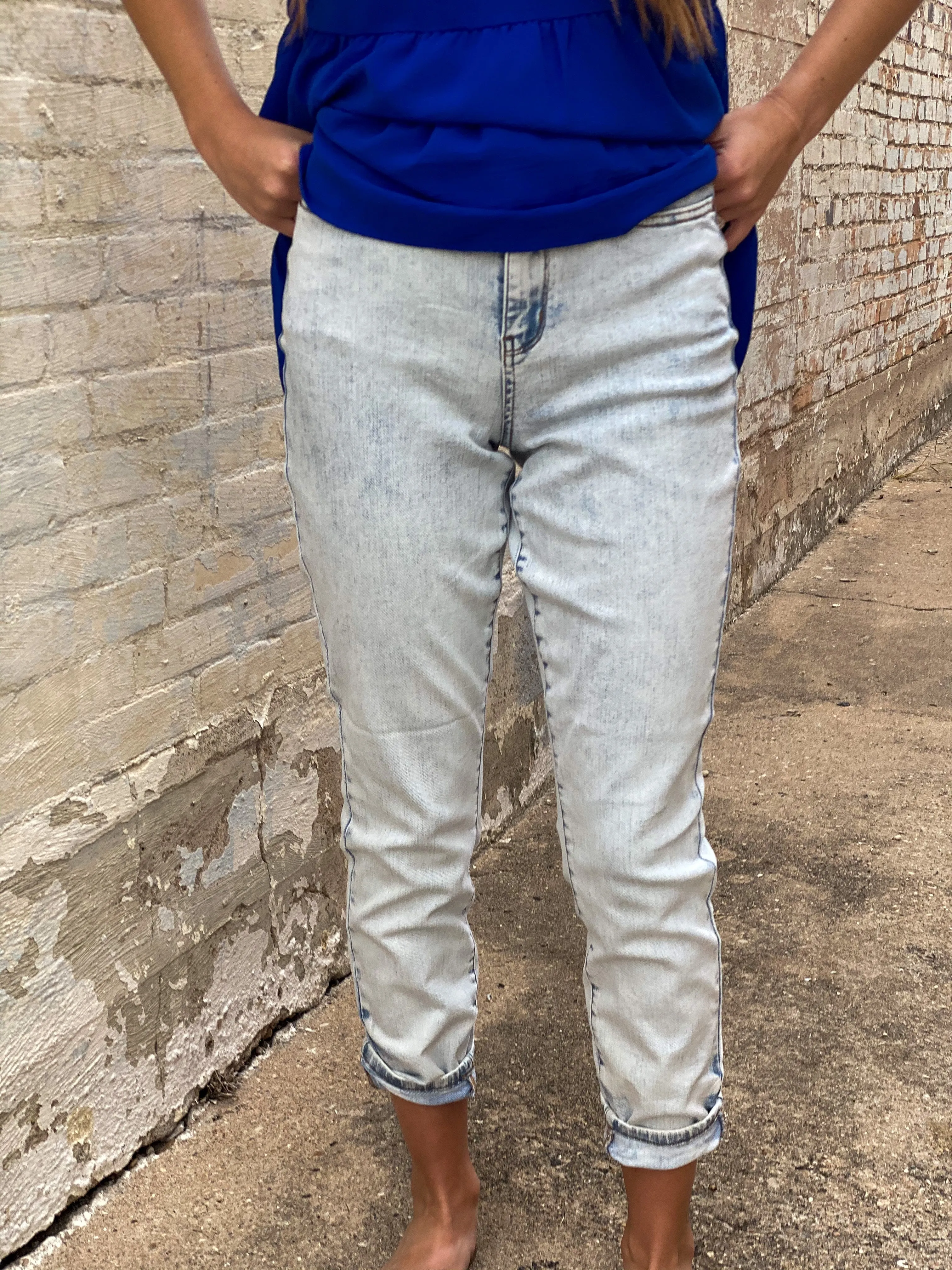 Judy Blue || Izzy High Rise Ultra Light Acid Wash Jean