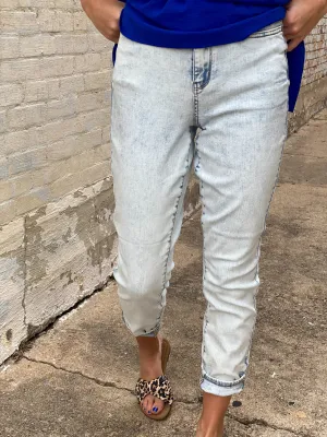 Judy Blue || Izzy High Rise Ultra Light Acid Wash Jean