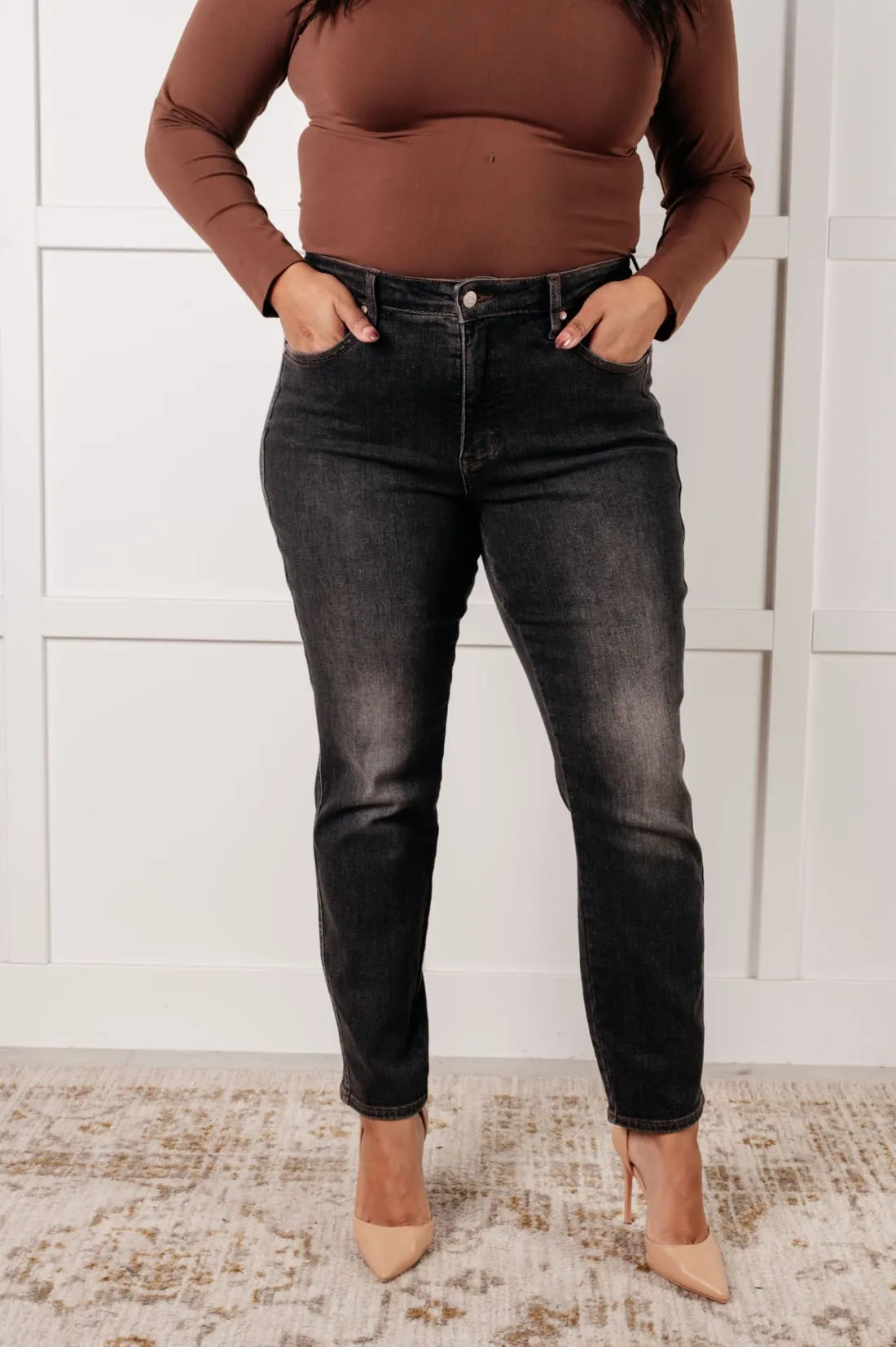 Judy Blue Mid Rise Control Top Slim Jeans in Faded Black