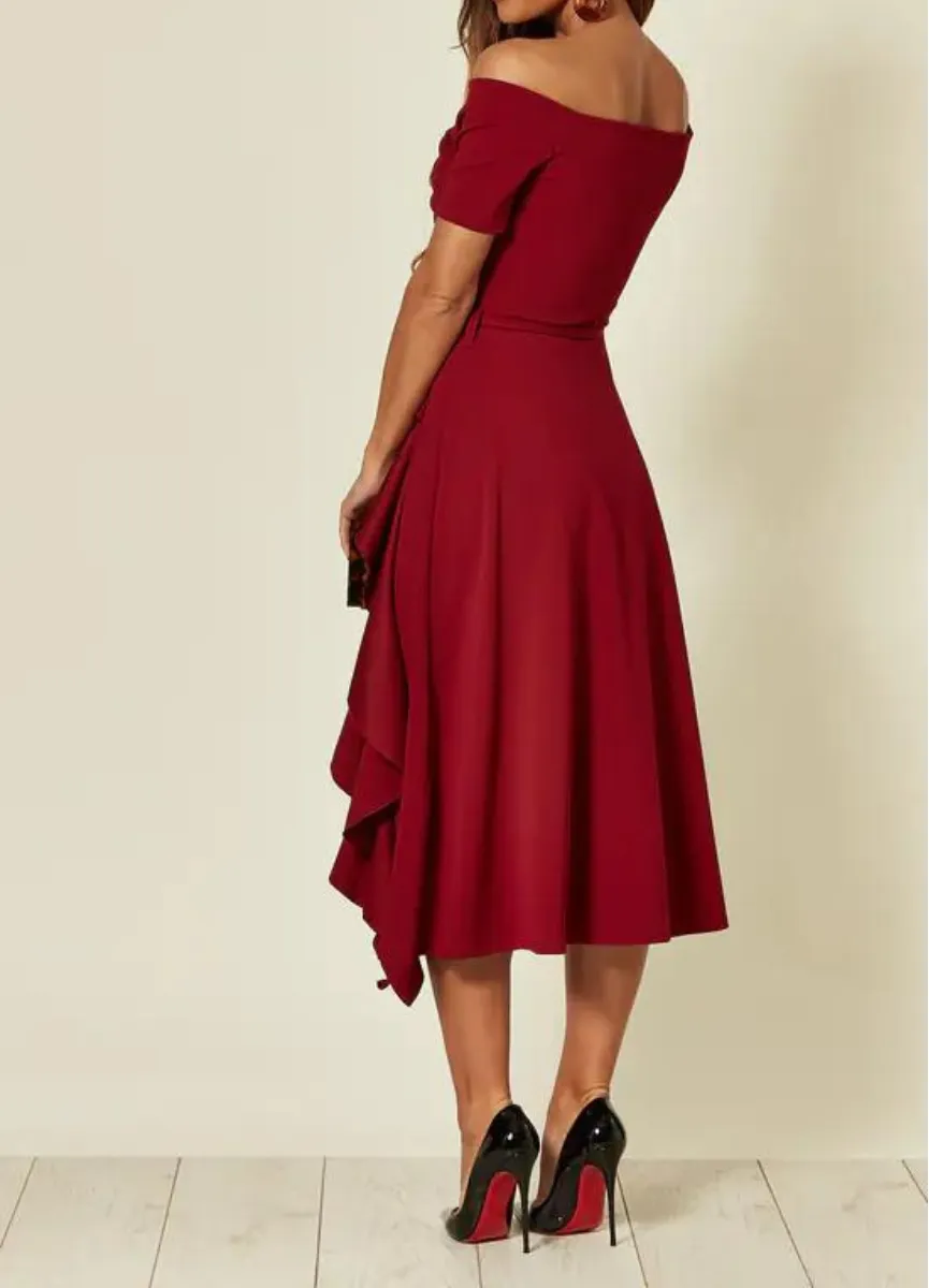 Julia® | Chic dress with a deep neckline