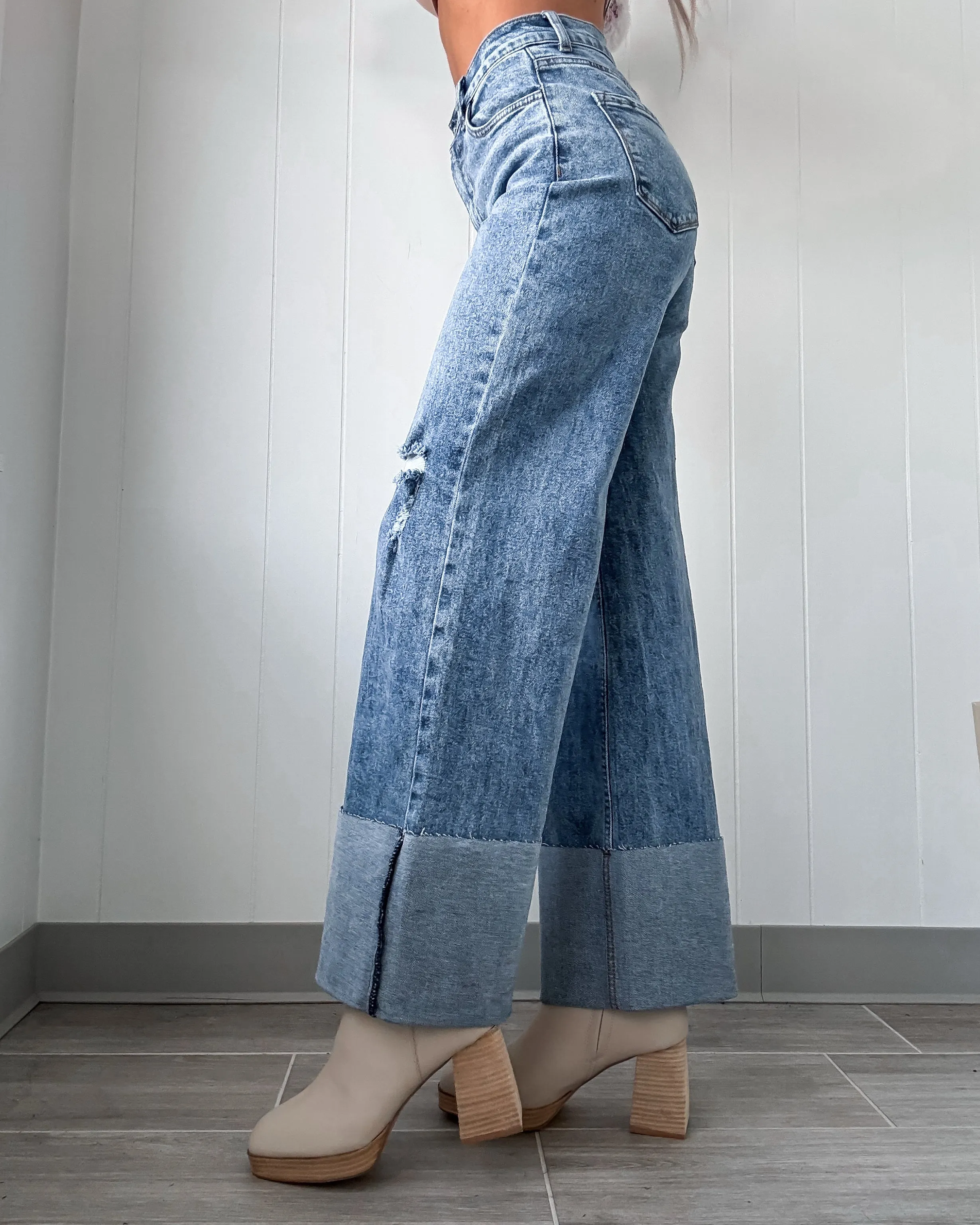 Kristin Cuffed Vintage Jeans - Medium wash