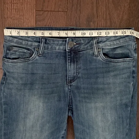 Kut from the Kloth raw hem ankle straight leg jeans