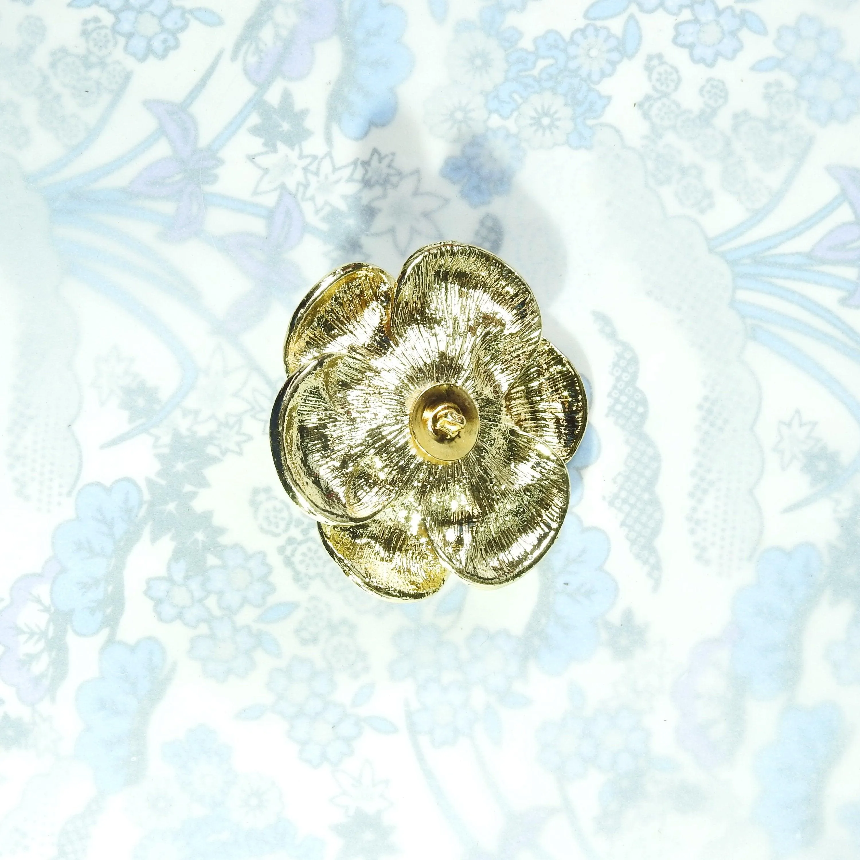 Large Coco-inspired Camelia button