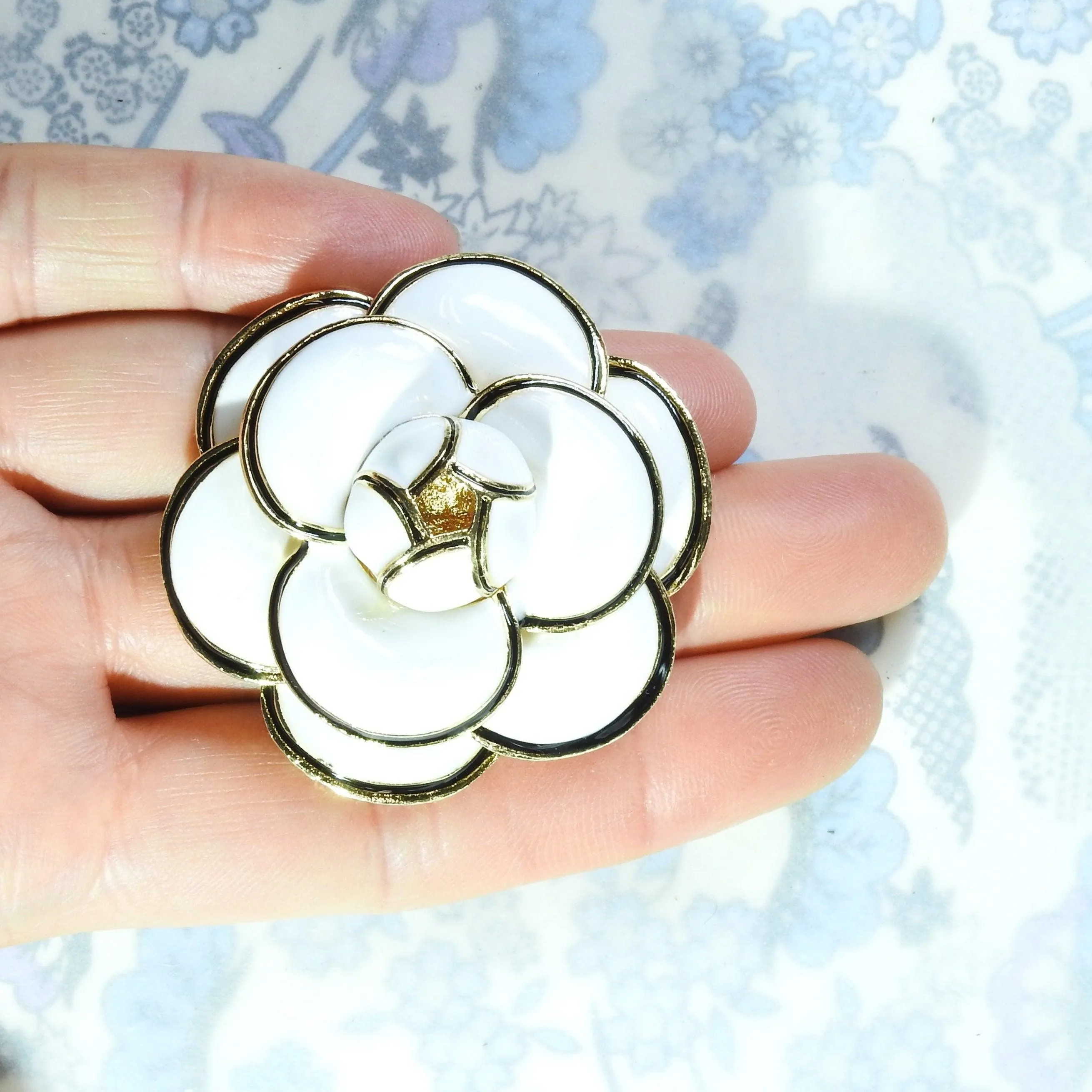 Large Coco-inspired Camelia button