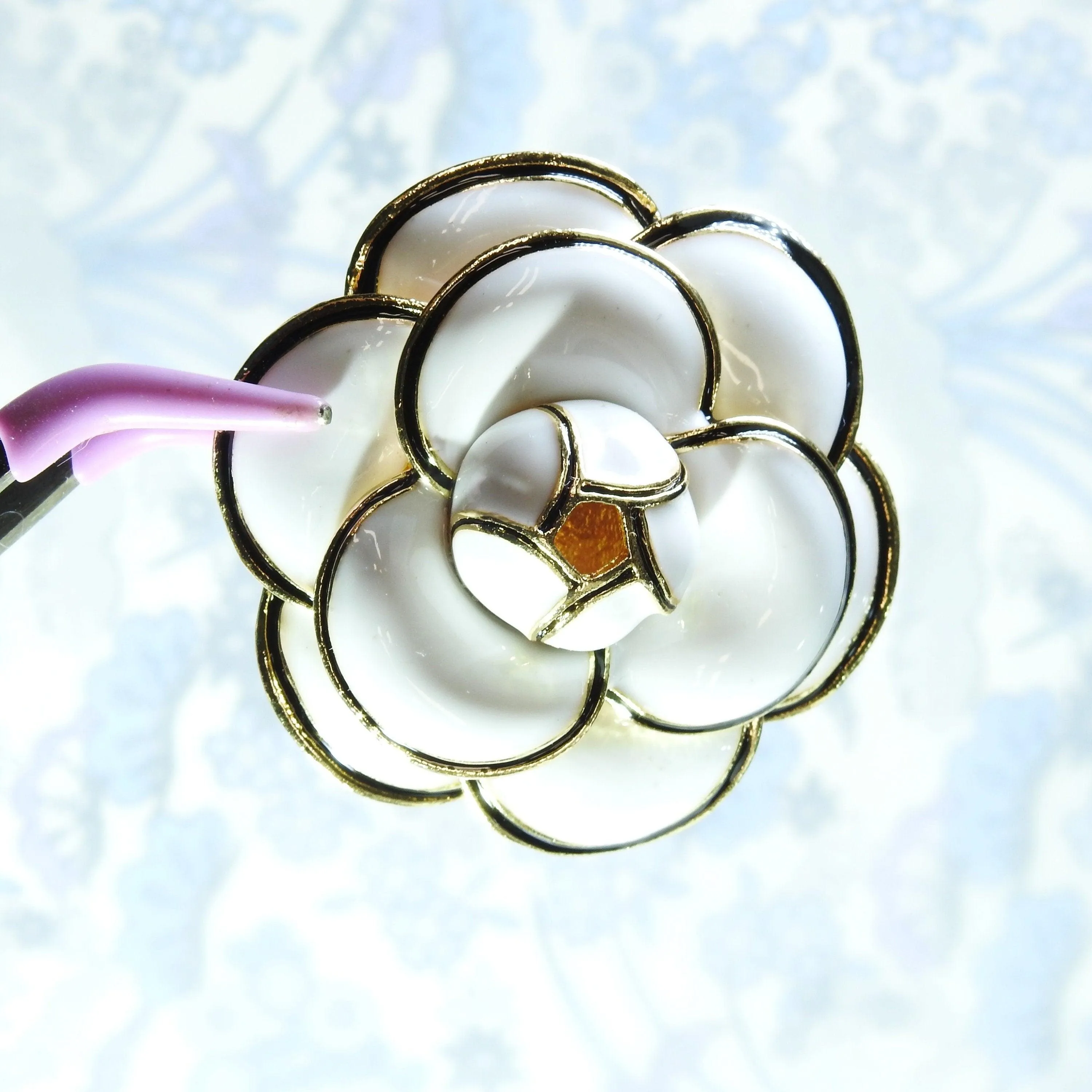 Large Coco-inspired Camelia button